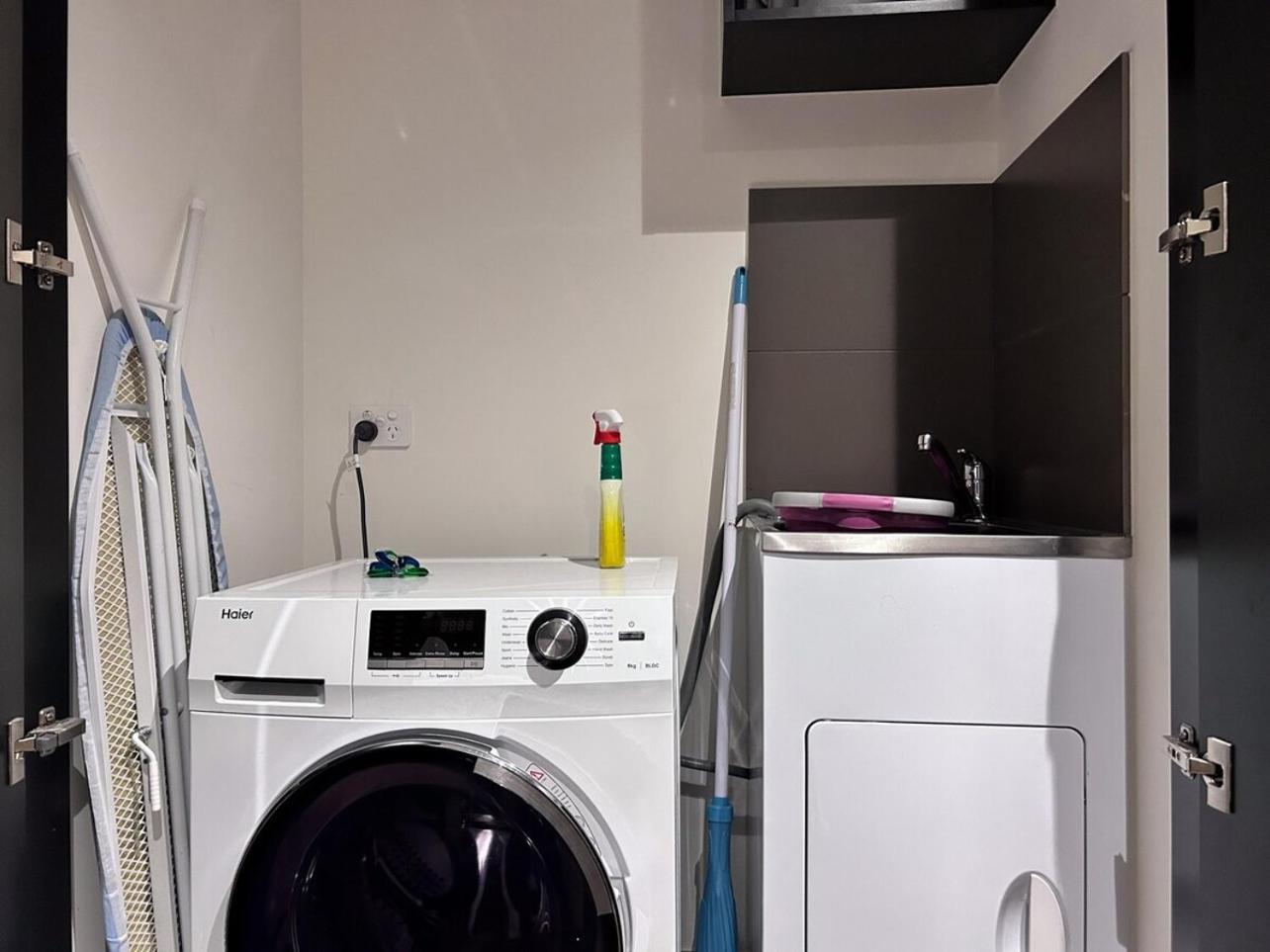 Relaxed 1Br1Ba City View Apt Wifi In Cbd Мелбърн Екстериор снимка